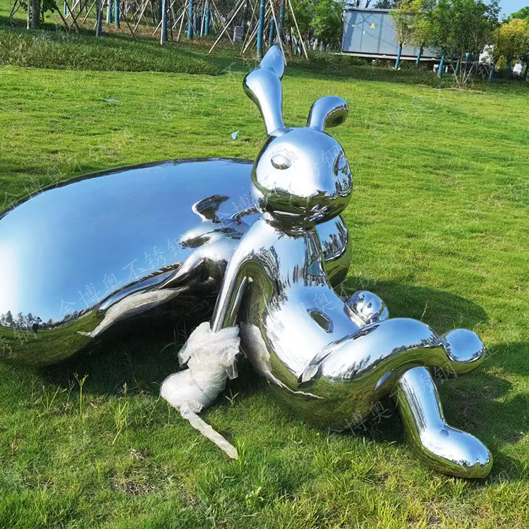 不锈钢兔子镜面景观